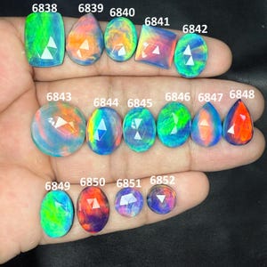 Aurora Opal Edelstein, Rose Cut Aurora Opal Healing Doublette, handgemachter Birthstone Opal, loser Stein, Herstellung für Silberschmuck