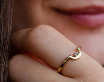 9ct Gold Sentimental Birthstone Ring - Minimal Geometric Rainbow Arc Ring - Solid Rose / Yellow Gold