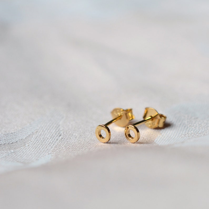 Small Things Circle Outline Mini Disc Plain Stud Earrings Sterling Silver Rose Gold Yellow Gold zdjęcie 1