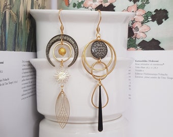 Boucles d'oreilles asymétriques noires, peintes à la main, bijou fait main, cadeau femme