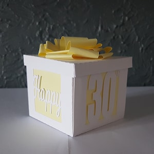 30e anniversaire cadeau boîte modèle de découpe de papier SVG PNG PDF Téléchargement instantané Coupe fichier papier artisanat 3d coupes artisanat 3d