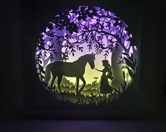 Caja de sombras de niña y caballo SVG PDF PNG plantilla de descarga instantánea de corte de papel Archivo de corte 8x8 10x10 12x12 pulgadas Cortes 3D Meadow forrest