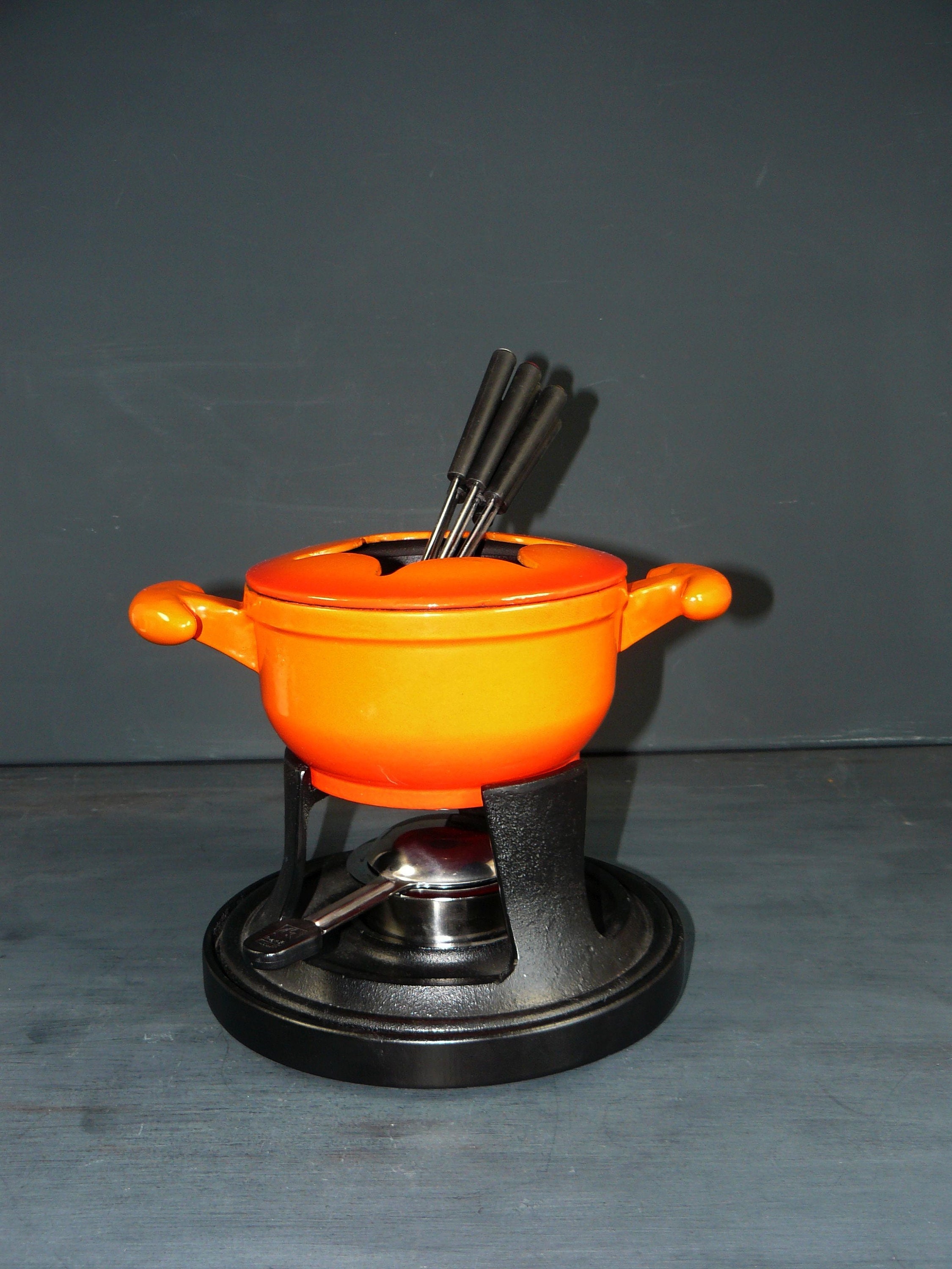 Set à fondue vintage fonte orange émaillé poids 6,5 kg -  France