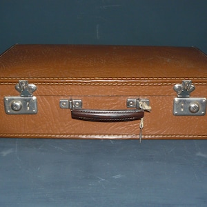 midcentury small suitcase weekender RAL hardboard leather brown 50s suitcase