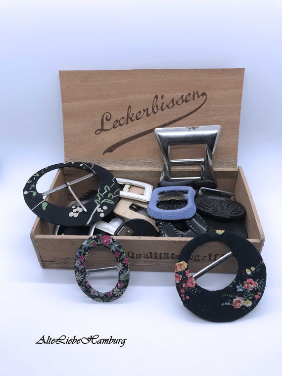 A treat for every seamstress/DIY and tailor - Vintage buckles for belts and scarves -