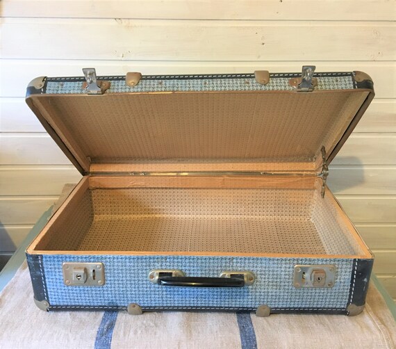 Suitcase is looking for a new porter
