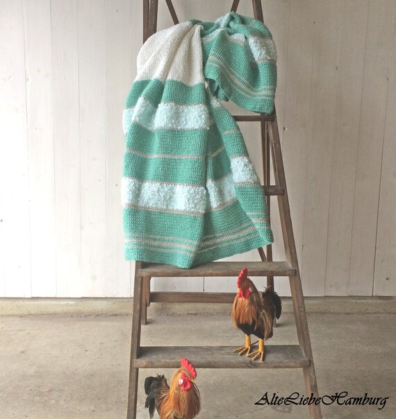 Crocheted blanket - Individual production - Handmade in green/white