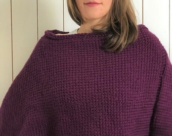 Woll-Poncho in Beere-handgestrickt / Strick-Poncho