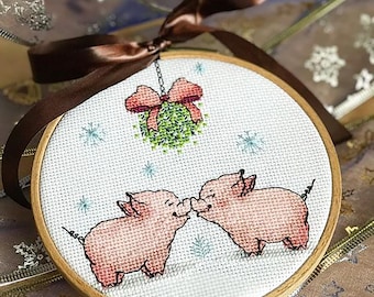 Xmas omela kiss cross stitch pattern pdf Whimsical piggy needlepoint Christmas ornament embroidery Funny winter tapestry digital download