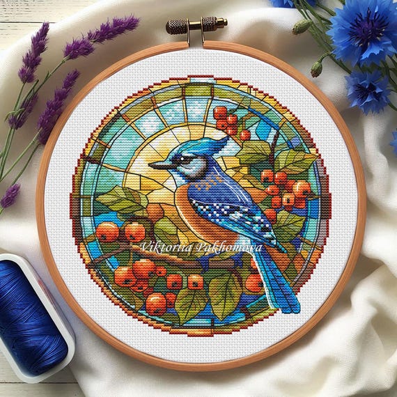 ブルージェイのステンドグラス クロスステッチ パターン: 花柄の鮮やか