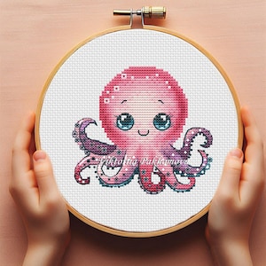赤ちゃんタコのクロスステッチパターン（PDF）カラフルな海の生き物の子供用刺繍ミニピンク保育園の装飾かわいい新しい女の子男の子のベビーシャワーのタペストリー