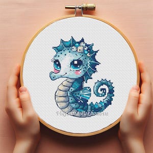 Disegno a punto croce con cavalluccio marino dolce Decorazione per cameretta dei bambini Fai da te Stravagante animale marino sottomarino Ricamo per bambini Modello PDF digitale