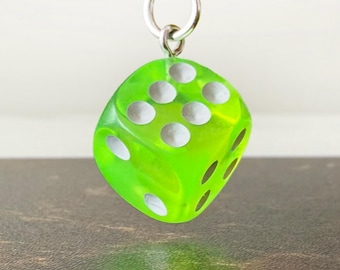 Handmade Green Dice Keychain – Lucky Charm Keyring | Gamer Gift, Casino Accessory, Retro Resin Dice