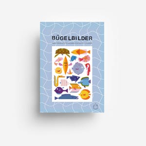 Puede incluir: Una hoja de pegatinas termoadhesivas con ilustraciones coloridas de criaturas marinas, incluyendo peces, una tortuga, un caballito de mar y una estrella de mar. El texto "BÜGELBILDER" está impreso en la parte superior de la hoja.