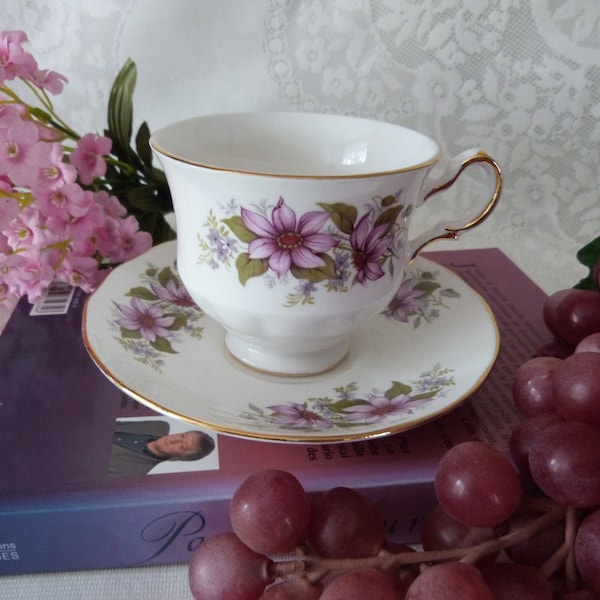 QUEEN ANNE cup saucer 8547/Purple pink clematis flower porcelain/Bone China COLLECTION England vintage 1950-1970