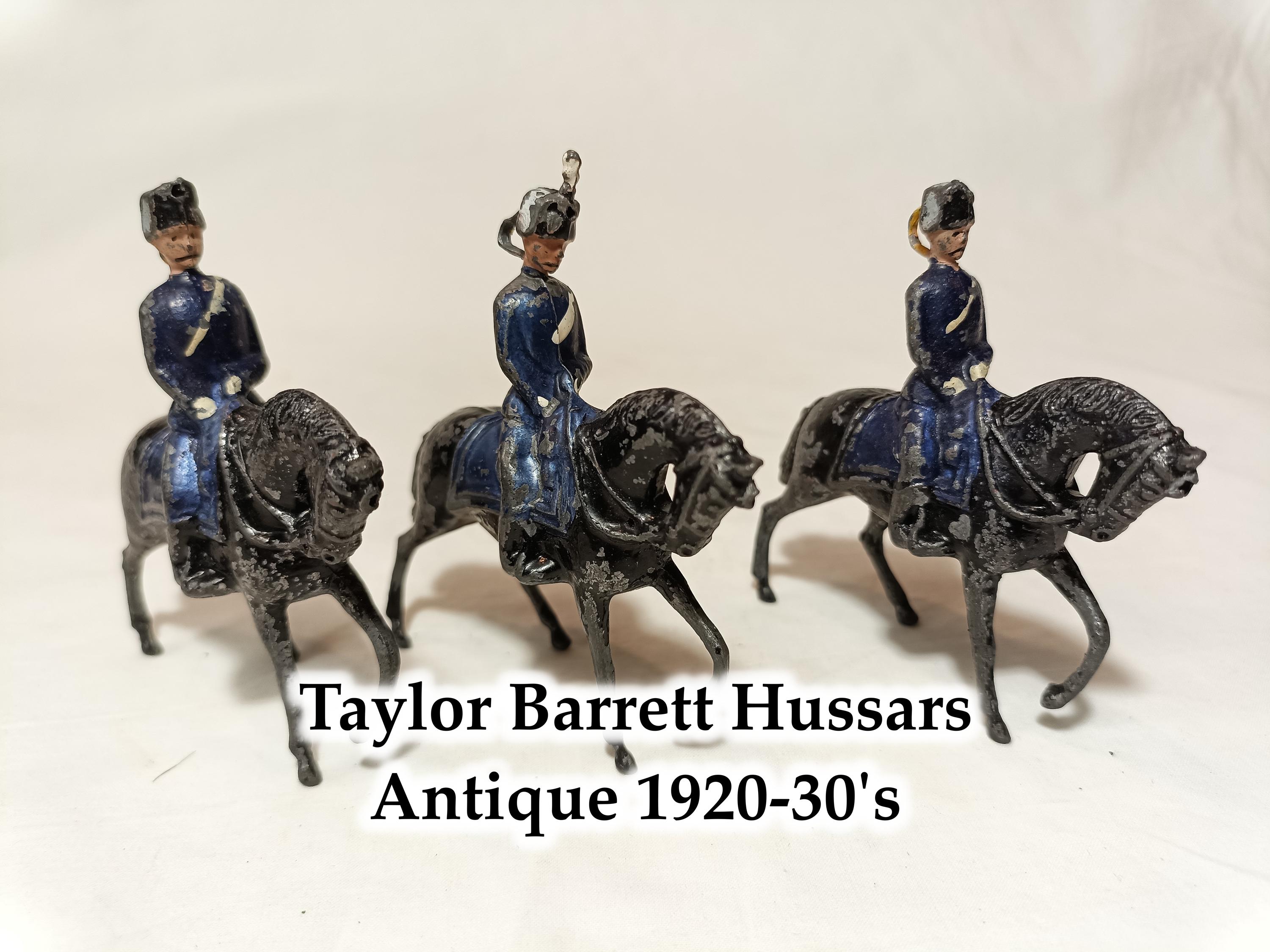 Figurine CHEVALIER Barbu & Son Cheval Soldat Plomb Frontline Aubenas 07200