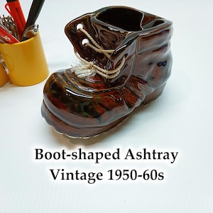 Originaler, stiefelförmiger Aschenbecher, braune Keramik, Japan, Retro-Stil der 1950er/60er Jahre