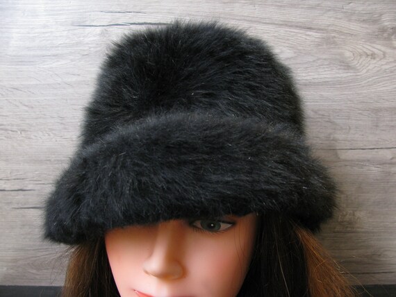 Vintage Women's Black Rabbit Fur Felt Hat - Handm… - image 4