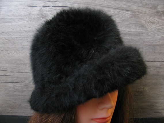 Vintage Women's Black Rabbit Fur Felt Hat - Handm… - image 3
