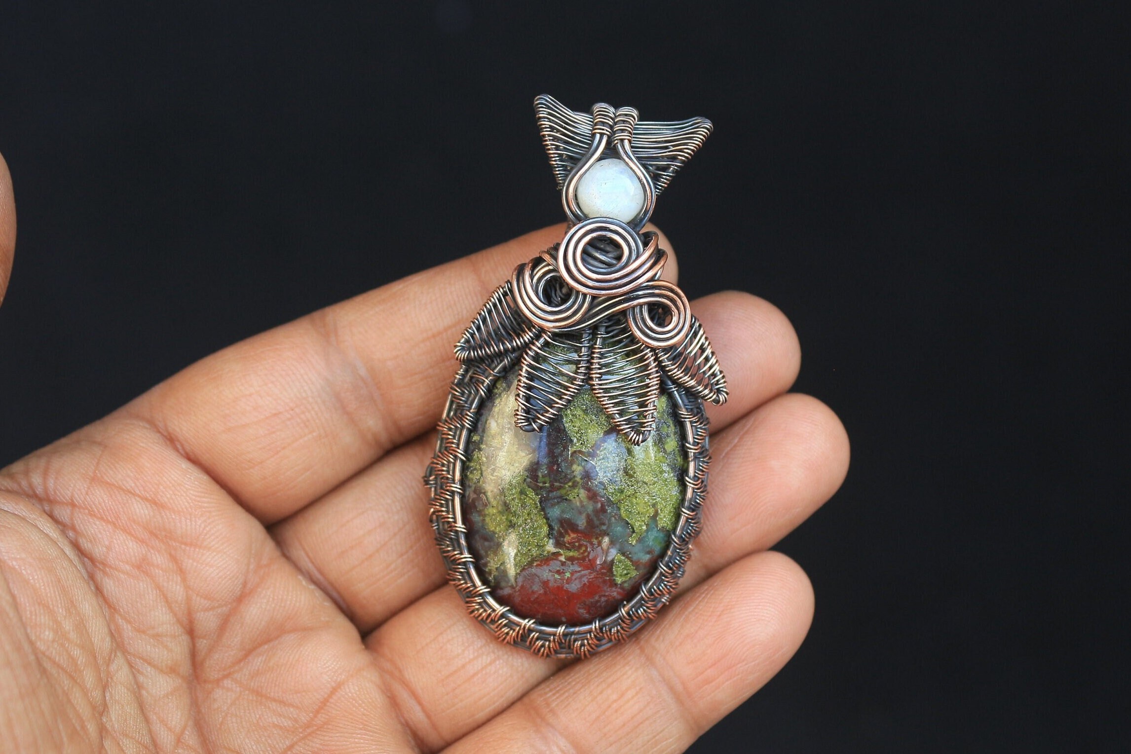 ムック　逹瑯　DEVILICIAN ネックレス Attractive Designer Moonstone Evil Eye Copper Wire Pendant