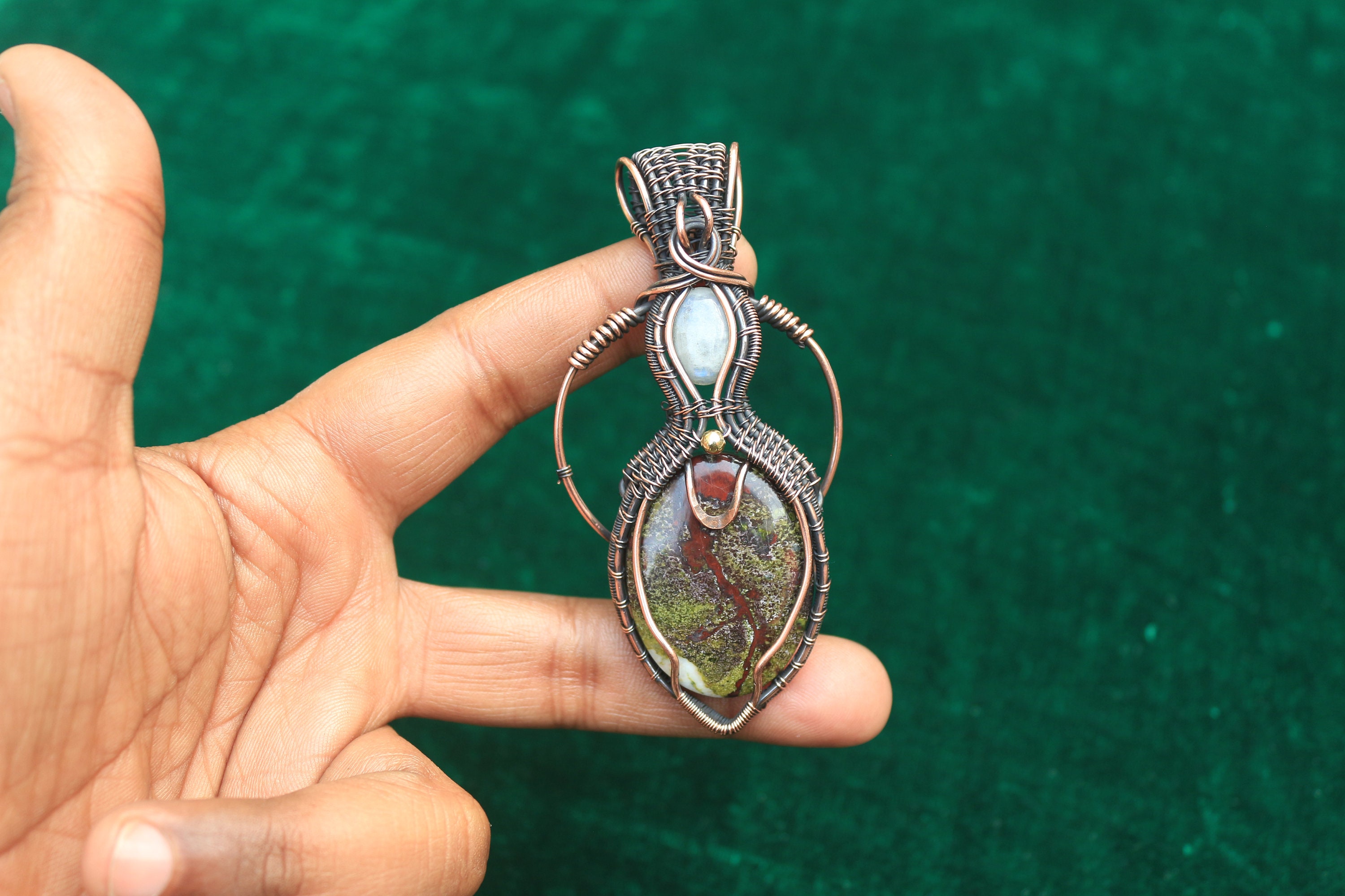 【当店一番人気】 Designer Attractive Moonstone Pendant Wire Copper Eye Evil ミュージシャン