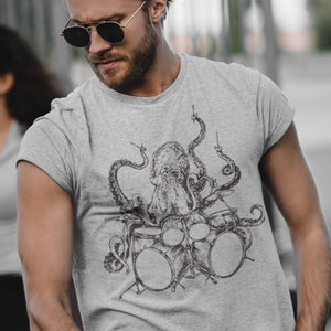 Octopus Playing Drums Shirt Octopus T-Shirt Gift Men&#39;s Funny Shirt Men&#39;s Graphic Tee Octopus Drummer Gifts Music Gift