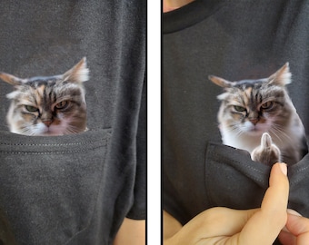 Pochette cachée pour le majeur avec un chat - Impression de chat drôle - T-shirt pour amoureux des chats, idée cadeau unique - T-shirt de chat drôle