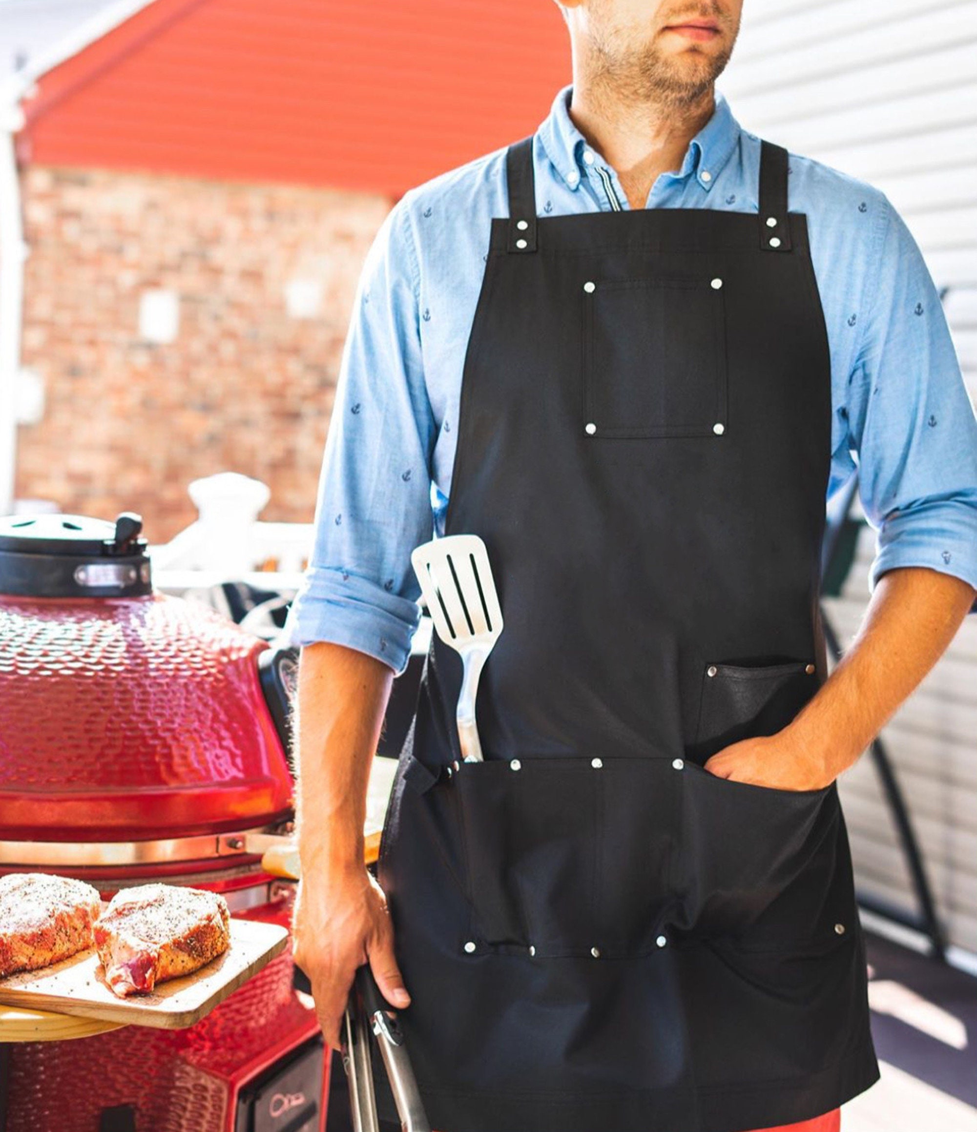 Tabliers drôles pour hommes Tablier de barbecue personnalisé avec poches  Cadeau de fête des pères Tablier de grillades pour papa Accessoires de  grillades pour lui Tablier de papa chef -  France