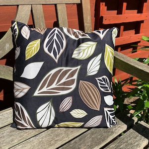 Leaves Patterned Cushion 40x40cm (Black)