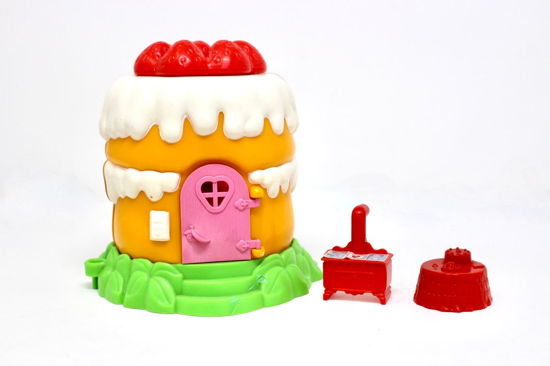 Vintage Strawberry Shortcake House for Strawberryland Miniatures ...