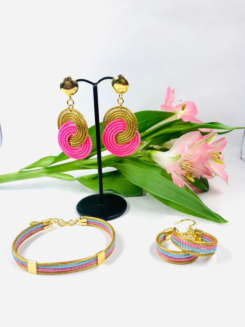 Naturally Gold Vegan Jewellery Plant Based Vegan Jewellery Handwoven Jewellery Colourful Golden Grass Bracelet