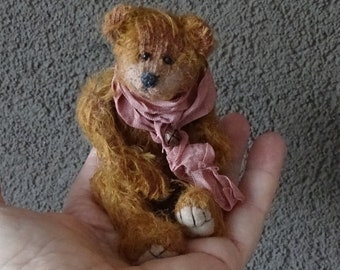 Mini teddybear made of beautiful hairy mohair. 11 cm. Miniature collectible bear