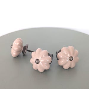 Decorative cabinet knobs set of 3, beige bronze ceramic drawer knobs, farmhouse furniture decor, drawer pulls, flower shape drawer knobs