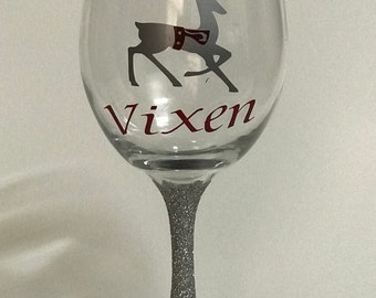 Vino Vixen Christmas Glitter Wine Glass