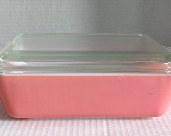 Cocotte avec couvercle pour réfrigérateur en Pyrex 0503 rose, 1,5 pinte en très bon état