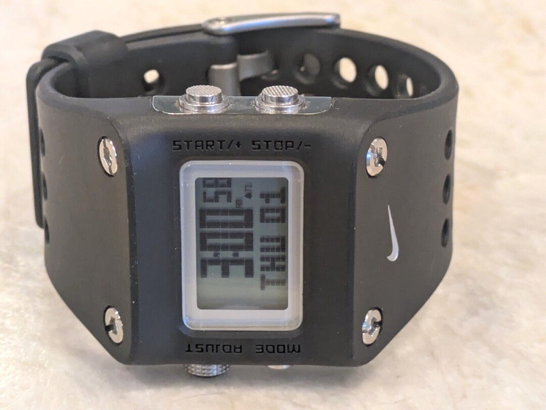 NIKE 腕時計 WC0045 激レア 腕時計 ナイキ WC0045 【公式通販】