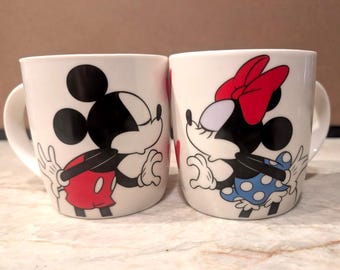 Disney Mickey and Minnie Mouse Kissing Coffee Tea Mug Cup