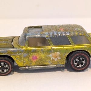 1970 Redline Hot Wheel Classic Nomad YELLOW with Flowers Authentic