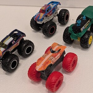 Lot of 19 Hot Wheels Monster Jam Trucks – Pre-Owned, Played With, AS IS image 3