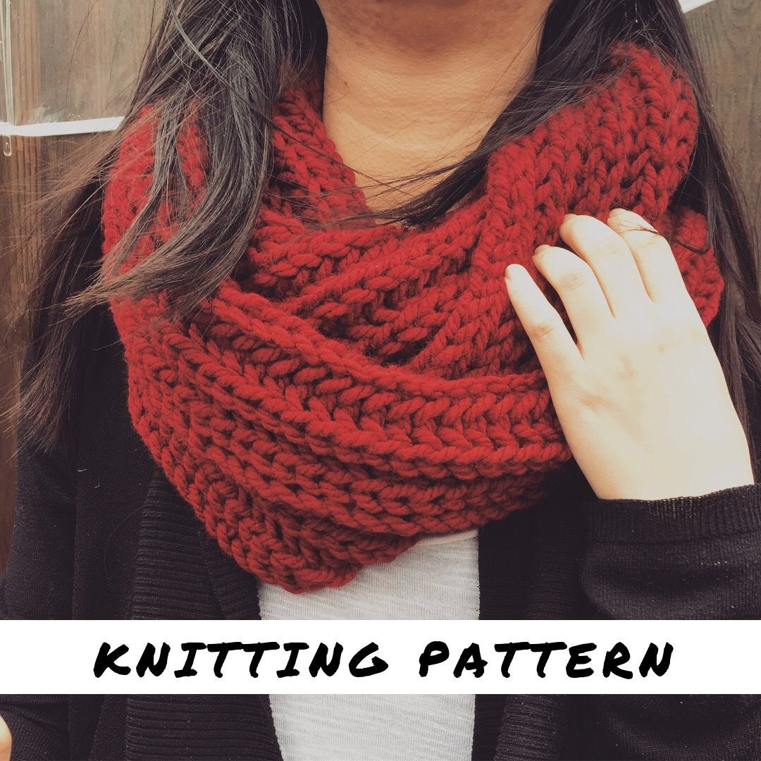 Yonge Scarf Pattern | Chunky Ribbed Knit Infinity Scarf for Winter ...