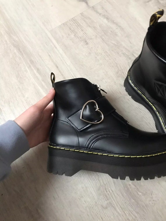 Chunky creepers platform black boots with heart bu