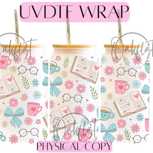 May include: Three glass can-shaped tumblers with bamboo lids and metal straws. The tumblers feature a repeating pattern of books, eyeglasses, coffee cups, bows, and flowers in pastel colors. The text "UVDTF WRAP" and "PHYSICAL COPY" are visible.