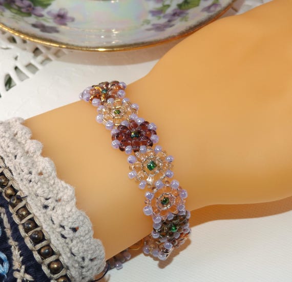 Pastel Beaded Flower Bracelet – Handmade Garden Glam Jewelry – SuperDuo Beads – Gift for Her