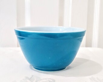 vintage blue and white pyrex bowls