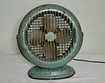 Vintage Mid Century Metal Lasko Tripl-Aire Teal Blue Table Fan Model 52 Art Deco