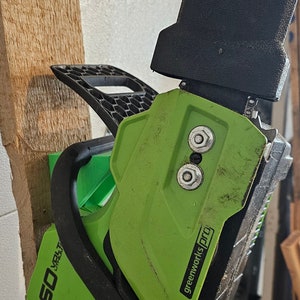 Greenworks 60v chainsaw mounting bracket