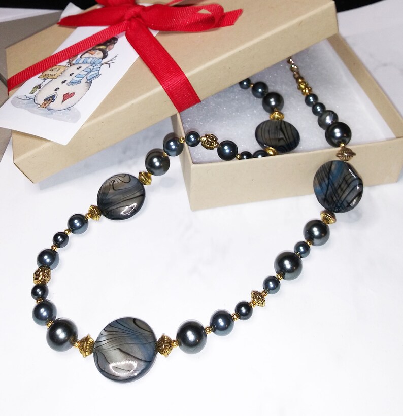 Iridescent Green Fresh Water Pearl Necklace, Womens shops Pearl Necklace, Statement Jewelry, N03033