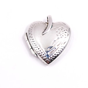 Vintage solid silver heart shaped locket pendant