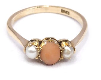 Vintage 9ct Gold Coral and Seed Pearl Trilogy Ring: Size UK- P Size USA- 7 3/4
