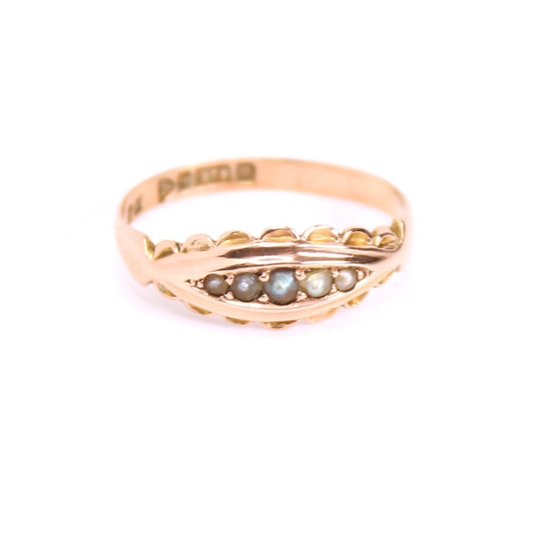 Antique 9ct gold pearl ring. Size UK Q 1/2, USA size 8 3/4 with Chester hallmarks dated 1902